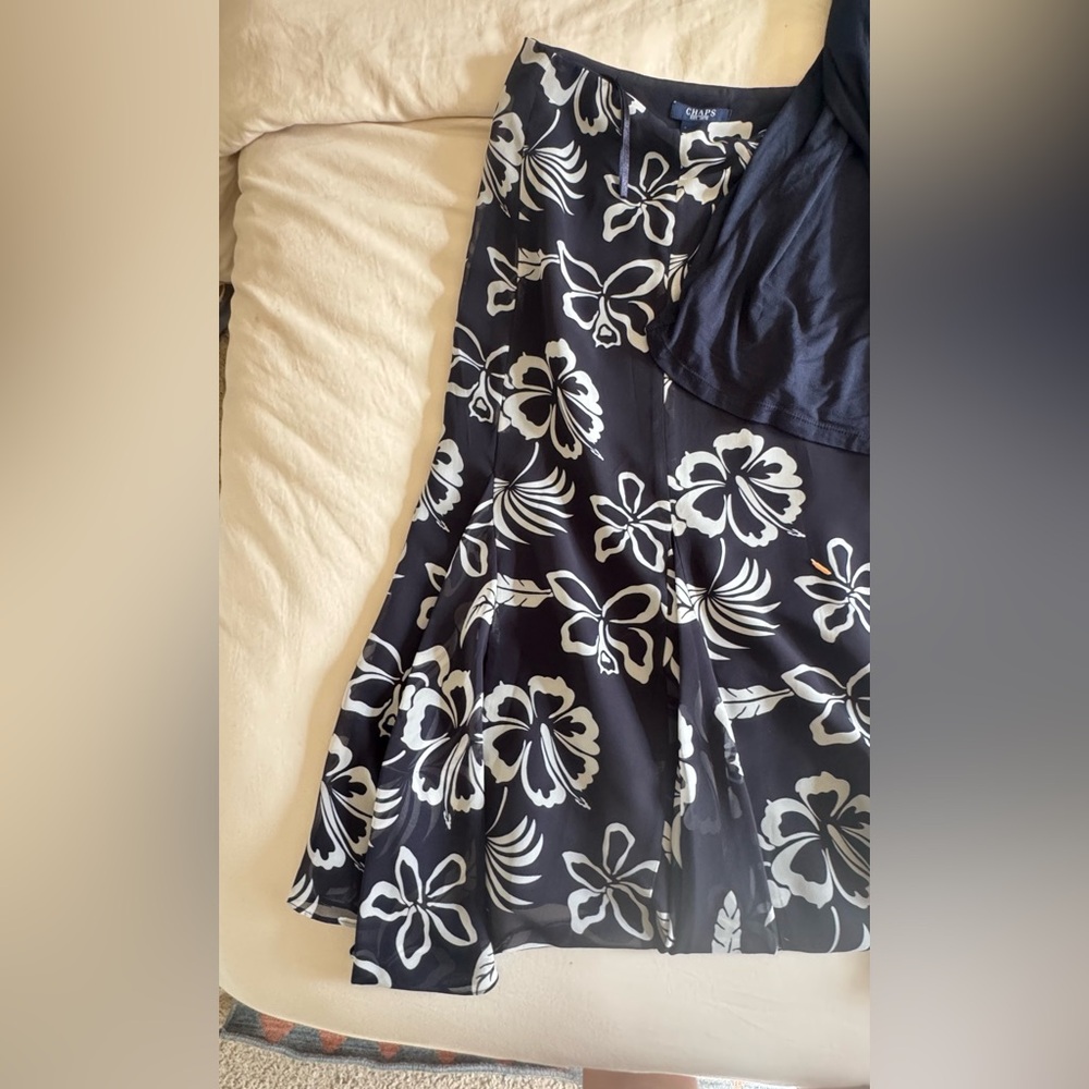 NWT Chaps Navy and Cream Floral Skirt and Top - Picture 3 of 6